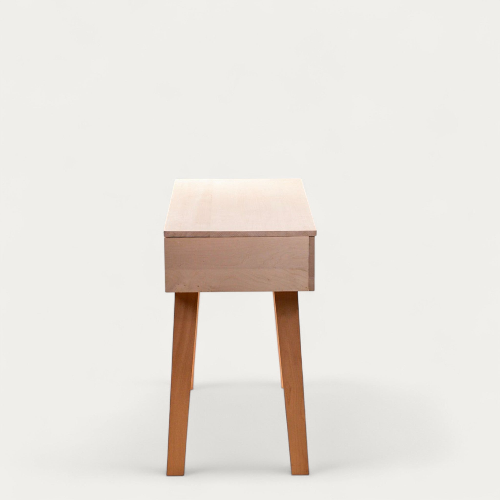Bureau BOB modulable en chêne 102 x 54/70 cm - compatible 1 écran 32" - pied cache fil Le Corbu