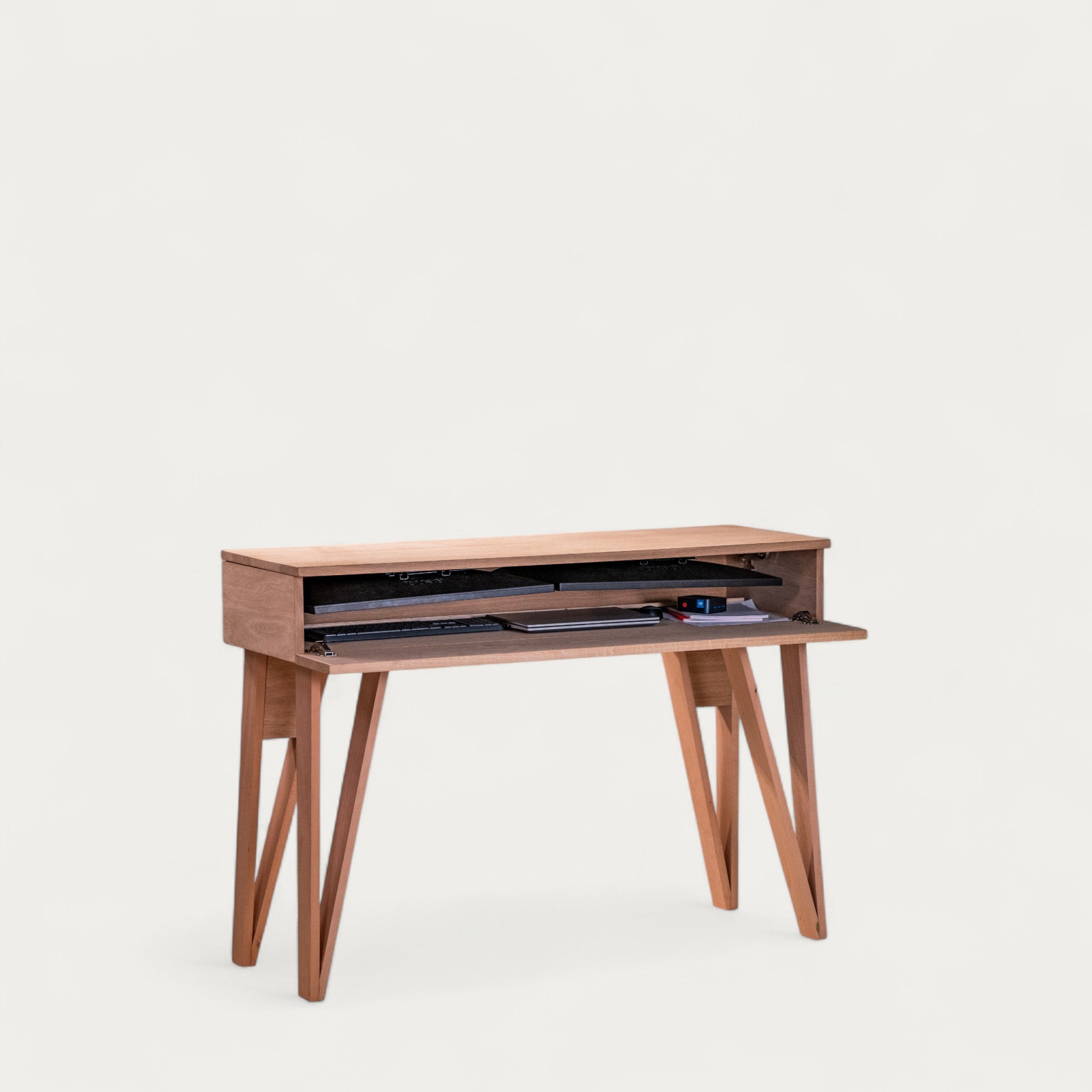 Bureau BOSS modulable en chêne 128 x 45/60 cm - compatible 2 écrans 24" - pied cache fil Le Corbu